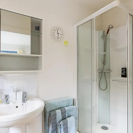 Hampstead House Runswick Road * Bristol